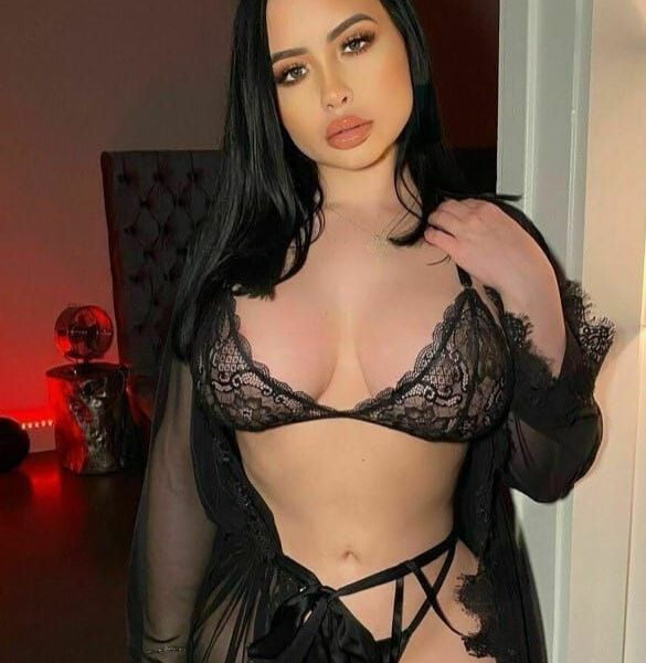 Hi !! 🧚🧚Thanks for visit my profile !! My name is Teya 💌and the best of me i think is my sweet personality , im good lover , partner and friend !!! 💋I tru to be a good person very servicial , i will do my best for make all your wishes come true , you can contact me by whatsapp in my schefule 9 am to 2 am i will answer fast for you can feel comfortable about our date !!! Im available for incall and outcall , my location is Riyadh, nice , safe and clean !! For more information about extra services or other request please write me !! Im sure you will loved every minute together because i will give you a unforgettable time and you will want more and more my love